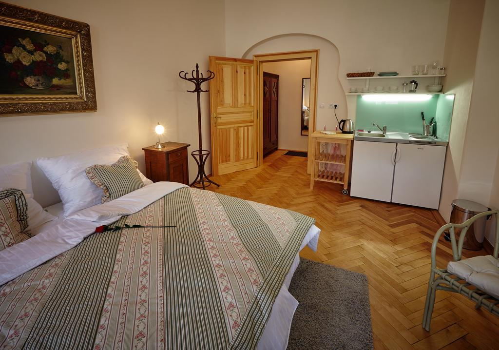 Queen Bee Apartments Praha Ruang foto