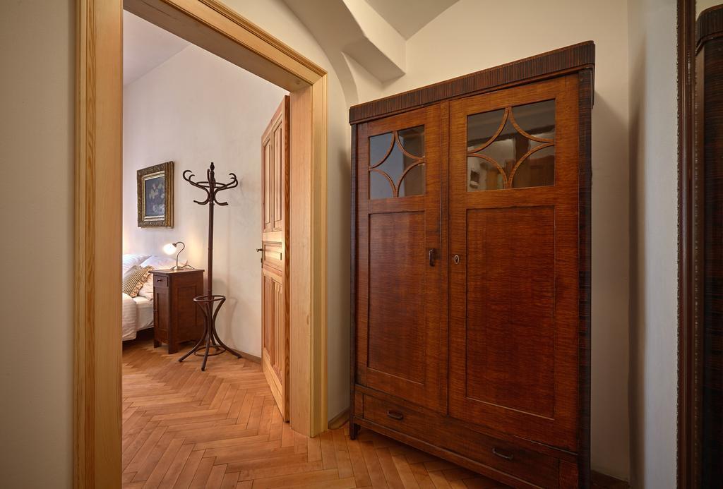 Queen Bee Apartments Praha Ruang foto