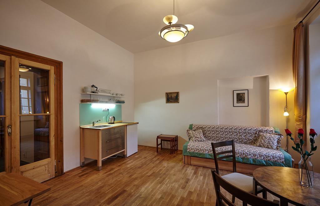 Queen Bee Apartments Praha Ruang foto