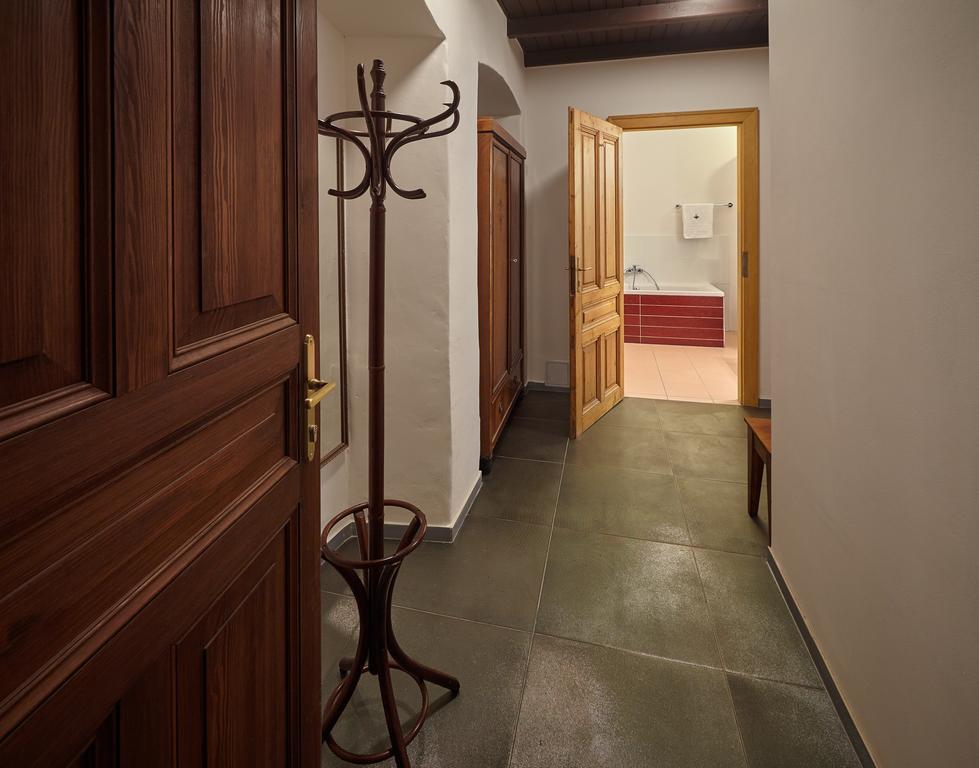 Queen Bee Apartments Praha Bagian luar foto