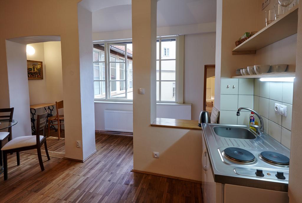 Queen Bee Apartments Praha Ruang foto